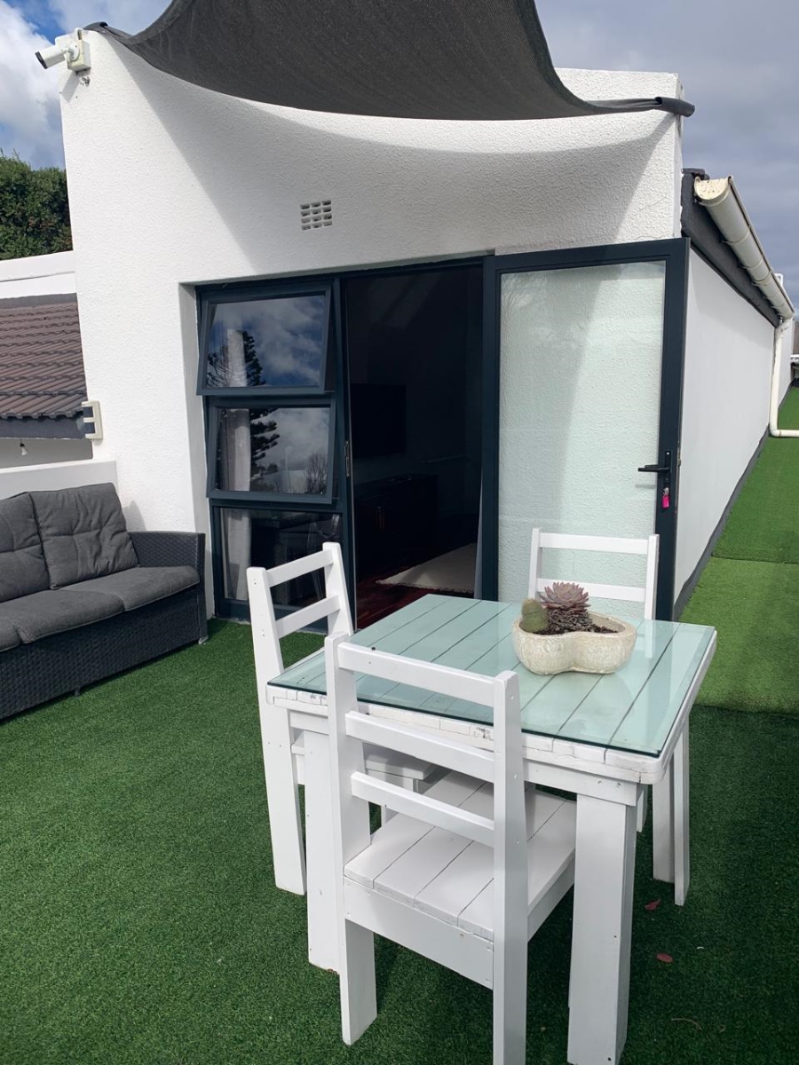 To Let 1 Bedroom Property for Rent in Marina Da Gama Western Cape